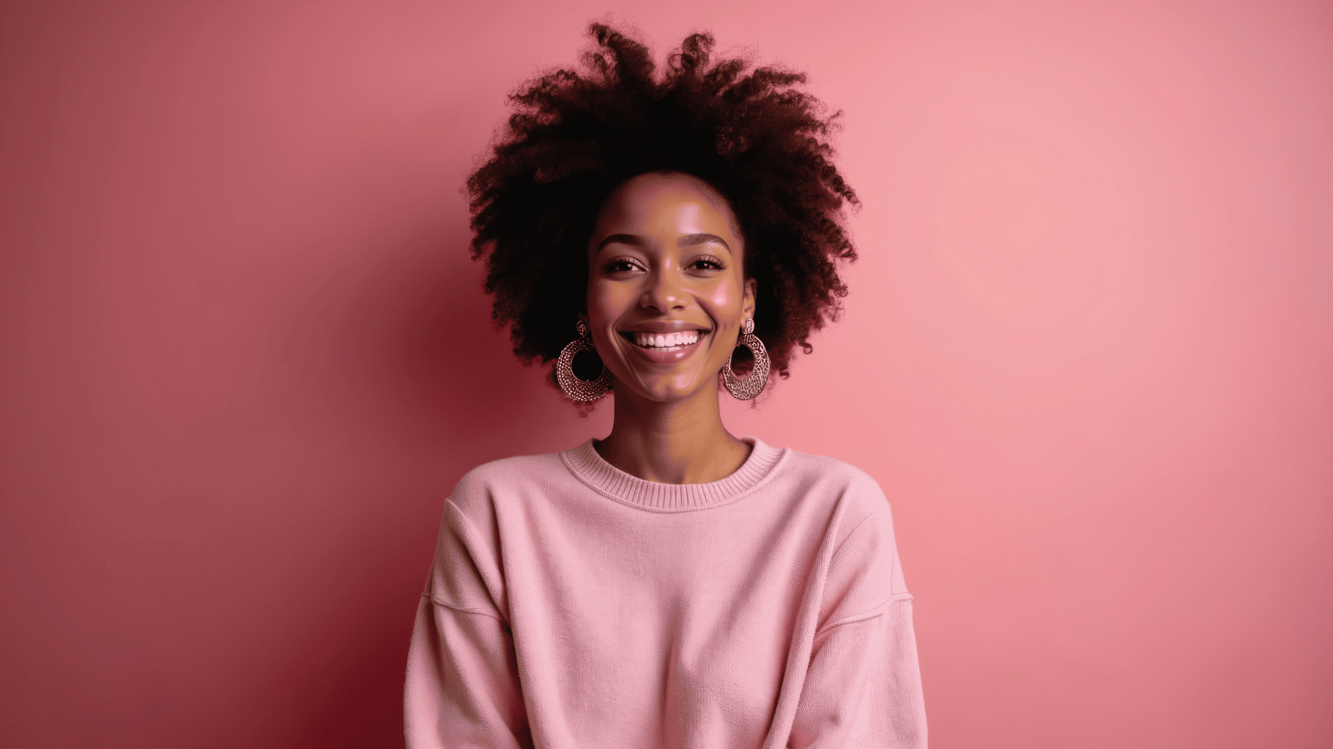 photo montrant une femme très souriante